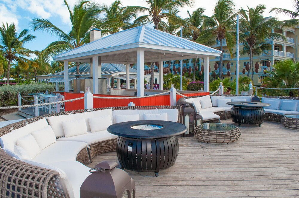 Poolside Bar