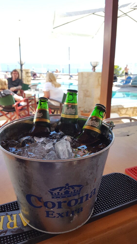 Poolside Bar