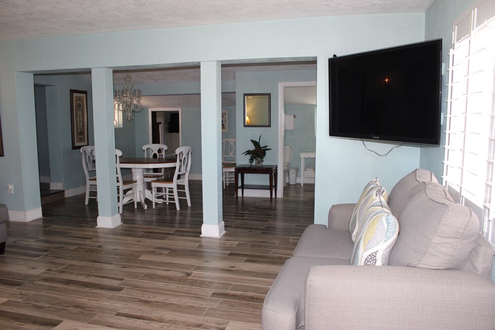 Apartment, 2 Bedrooms, Kitchen, Garden View - Living Room
