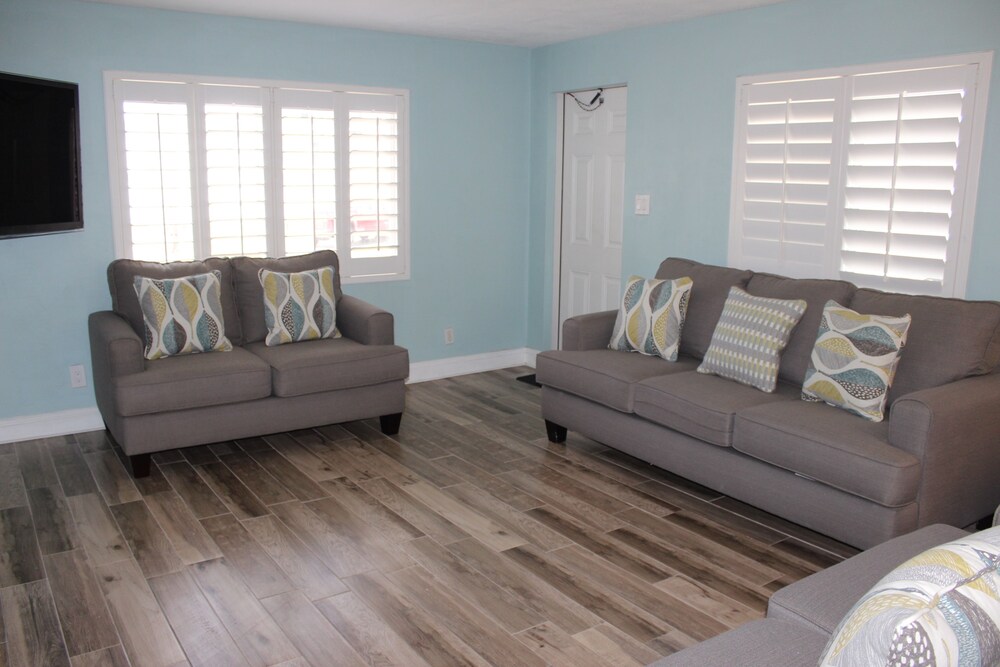 Apartment, 2 Bedrooms, Kitchen, Garden View - Living Room