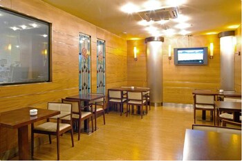 Hotel Lounge