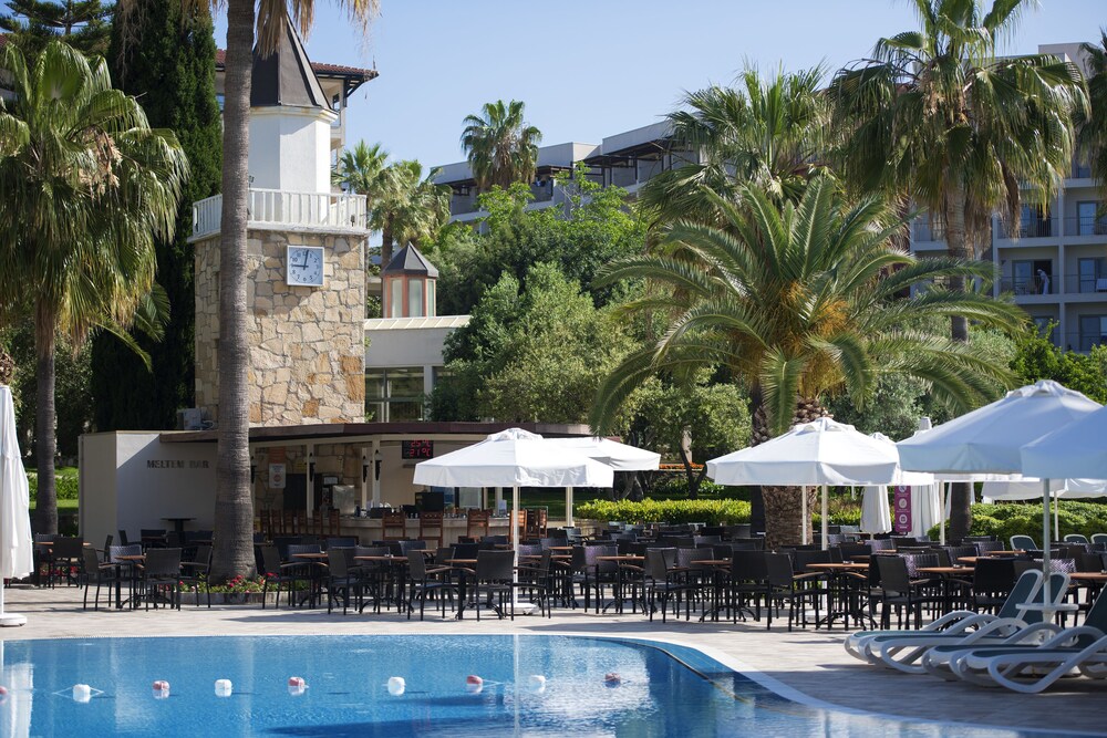 Poolside Bar