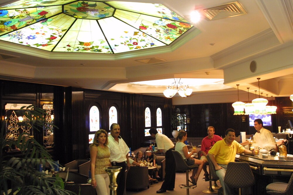 Hotel Bar
