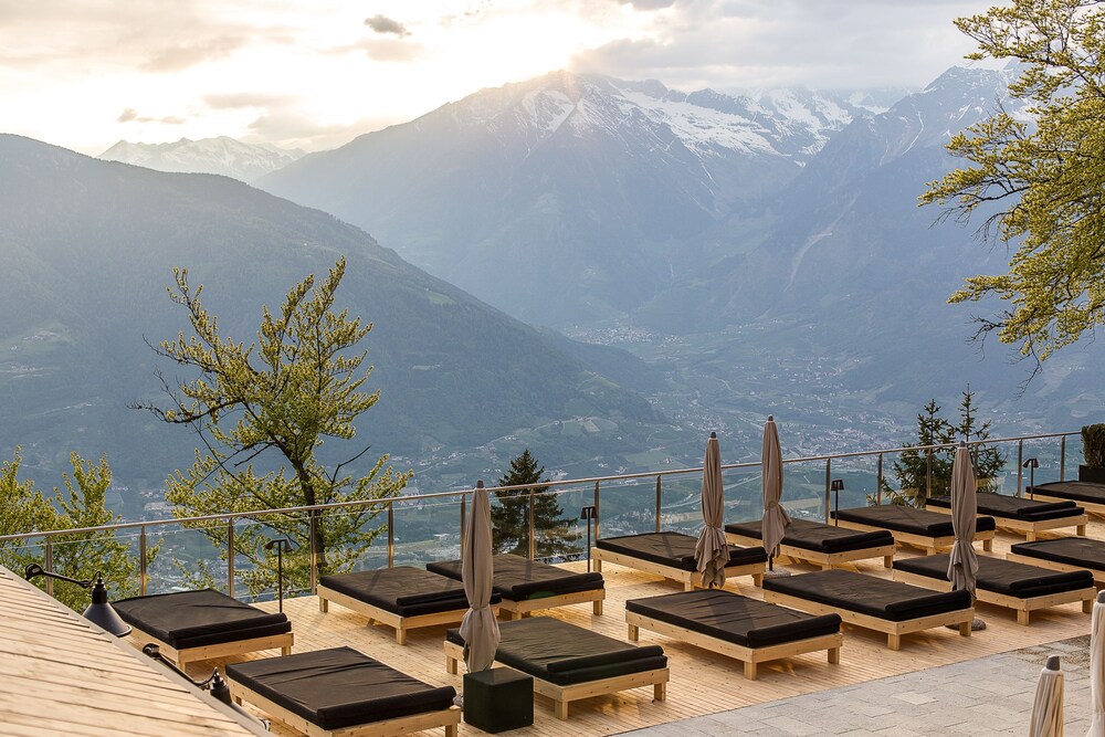 Sundeck