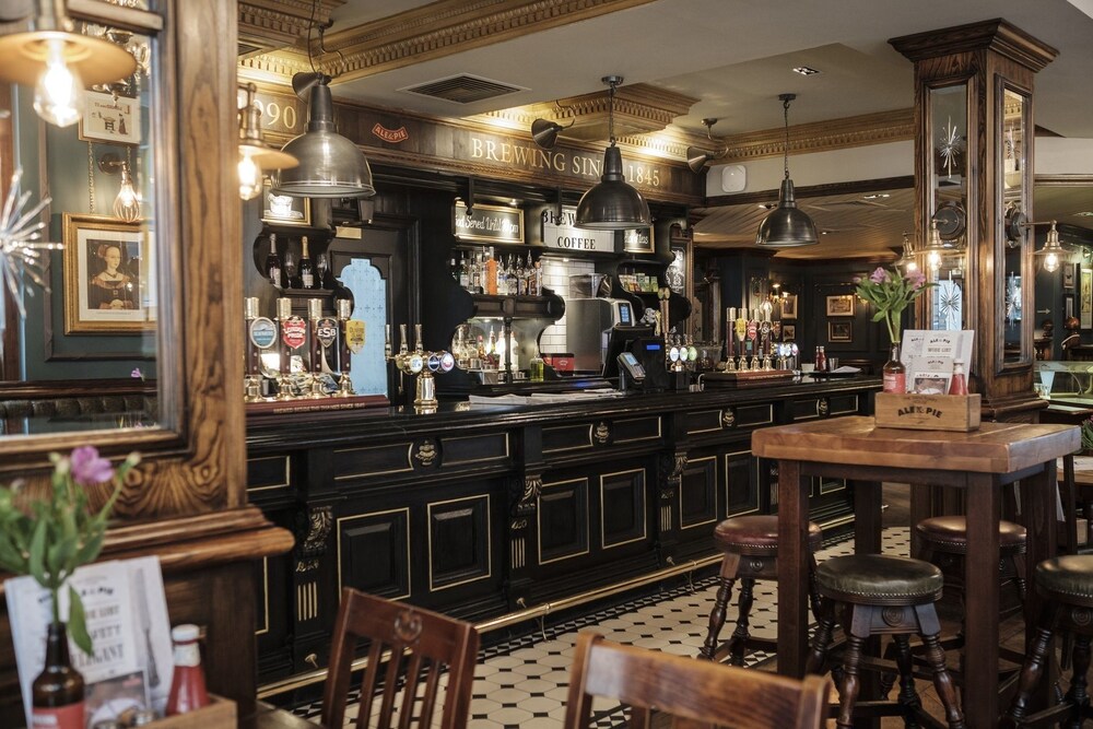 Hotel Bar
