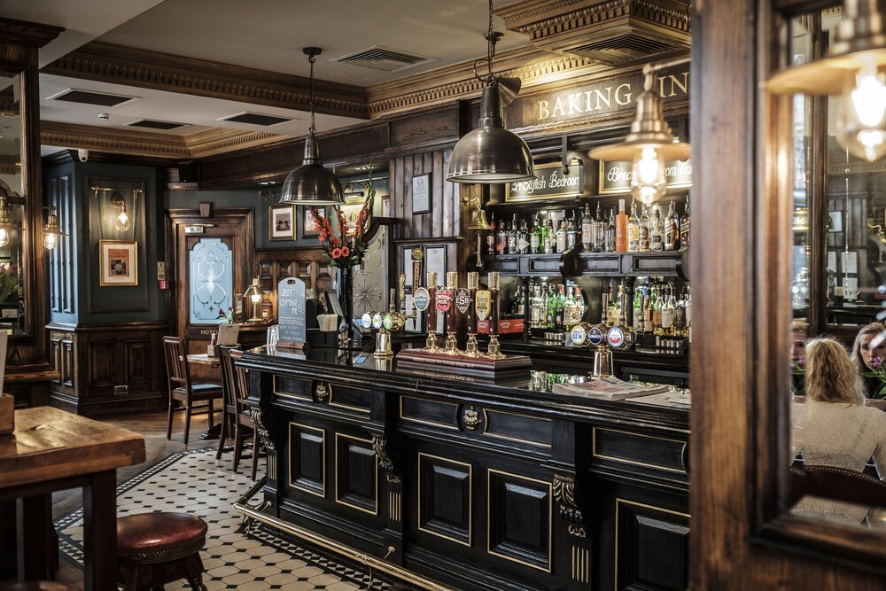 Hotel Bar