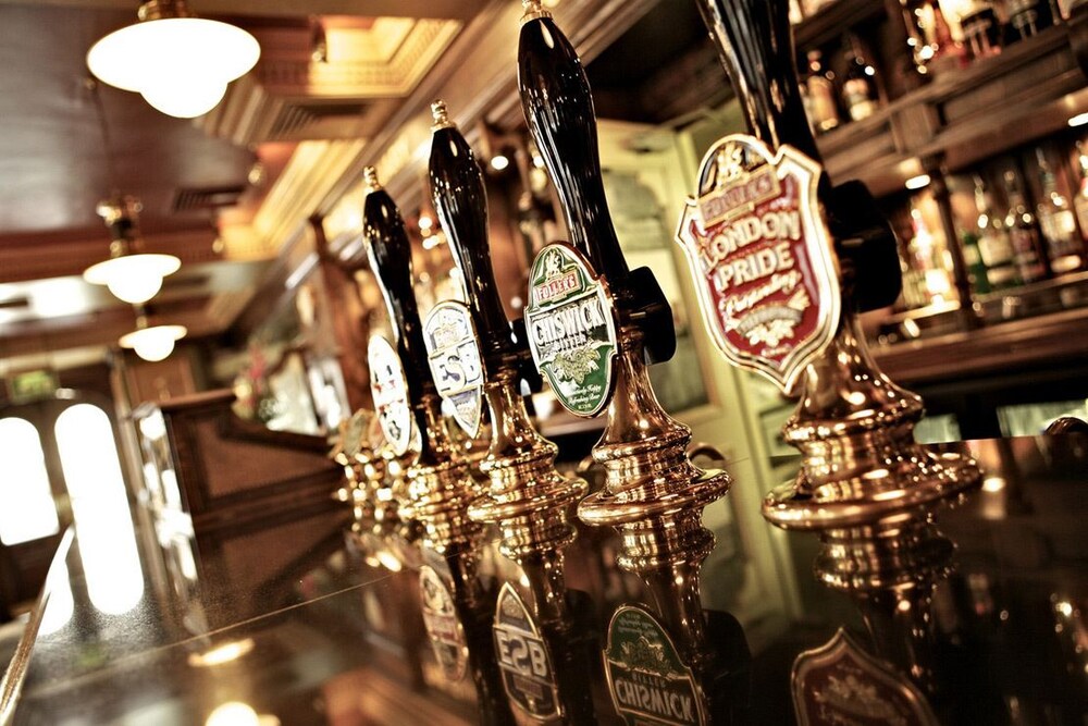 Hotel Bar