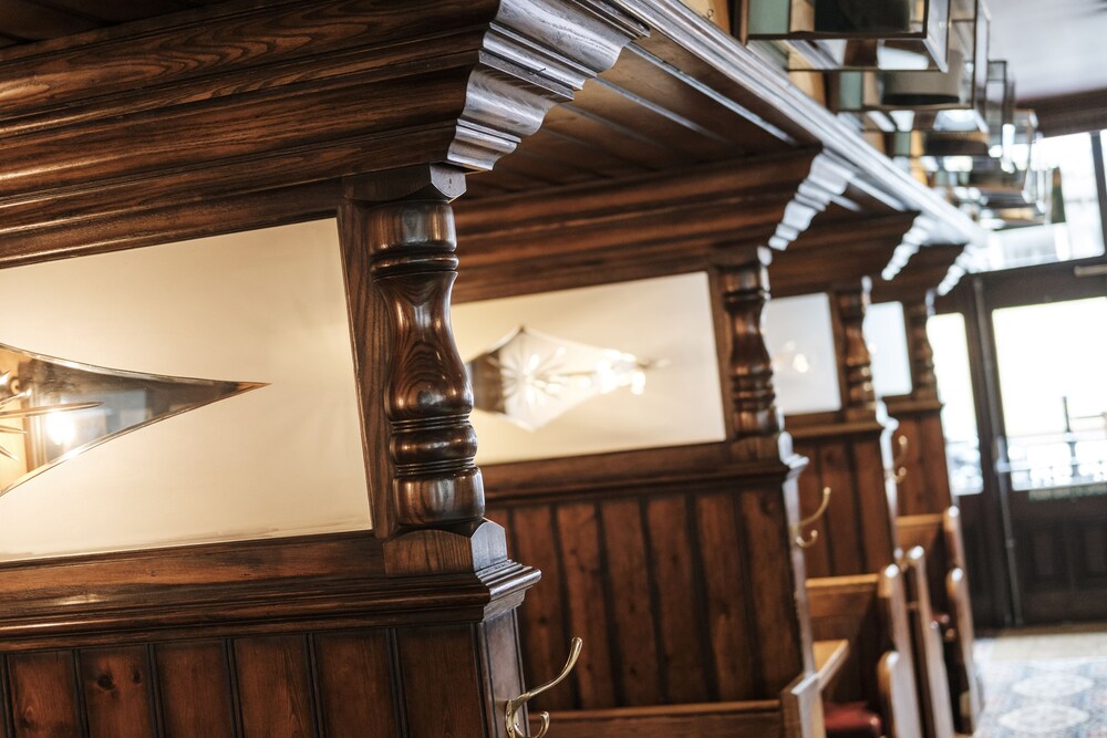 Hotel Bar