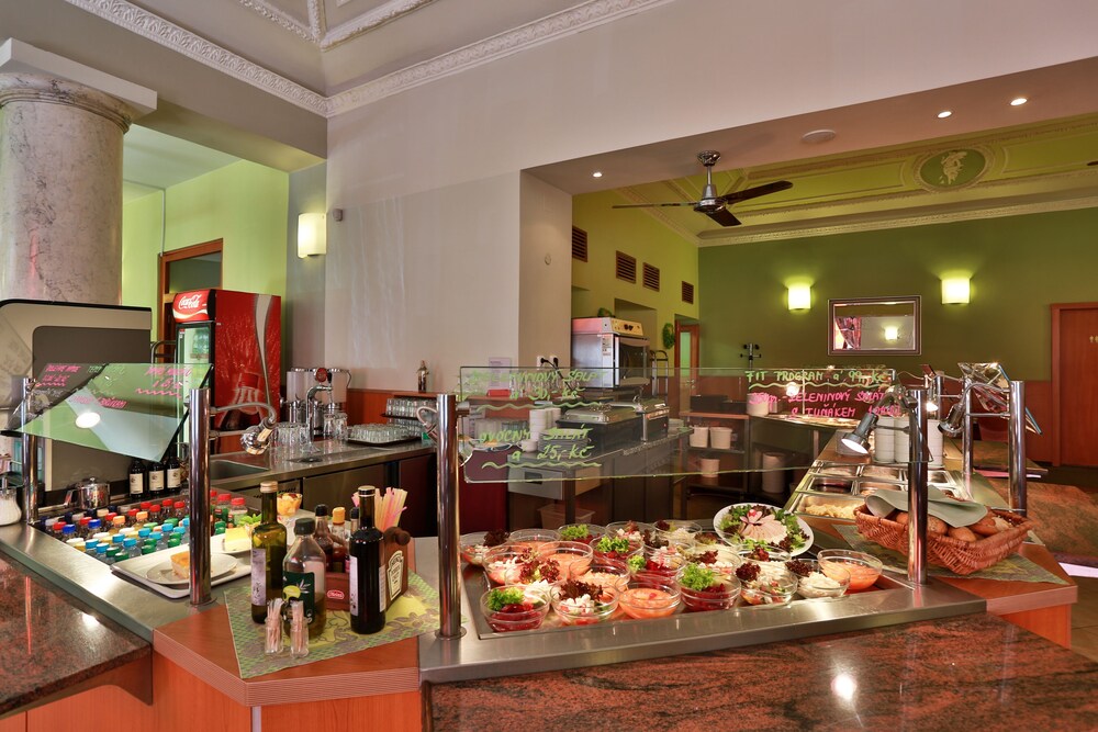 Food Court