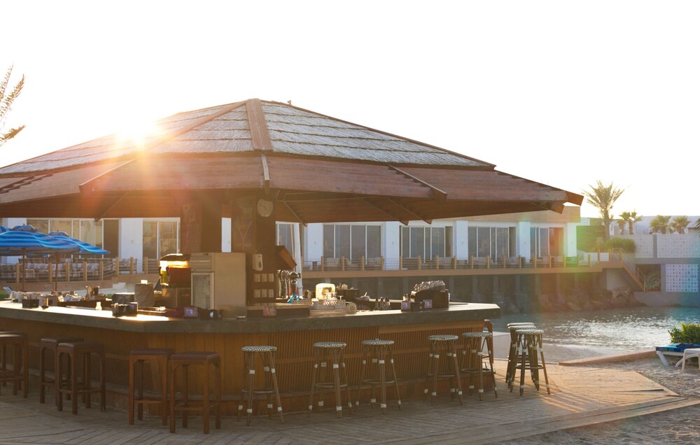 Poolside Bar