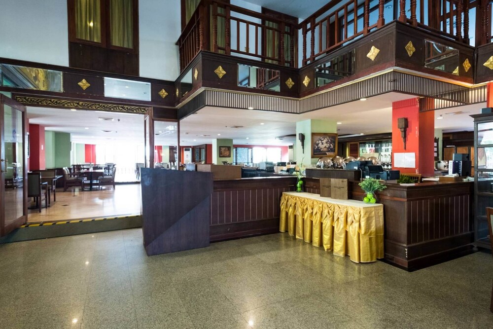 Hotel Lounge