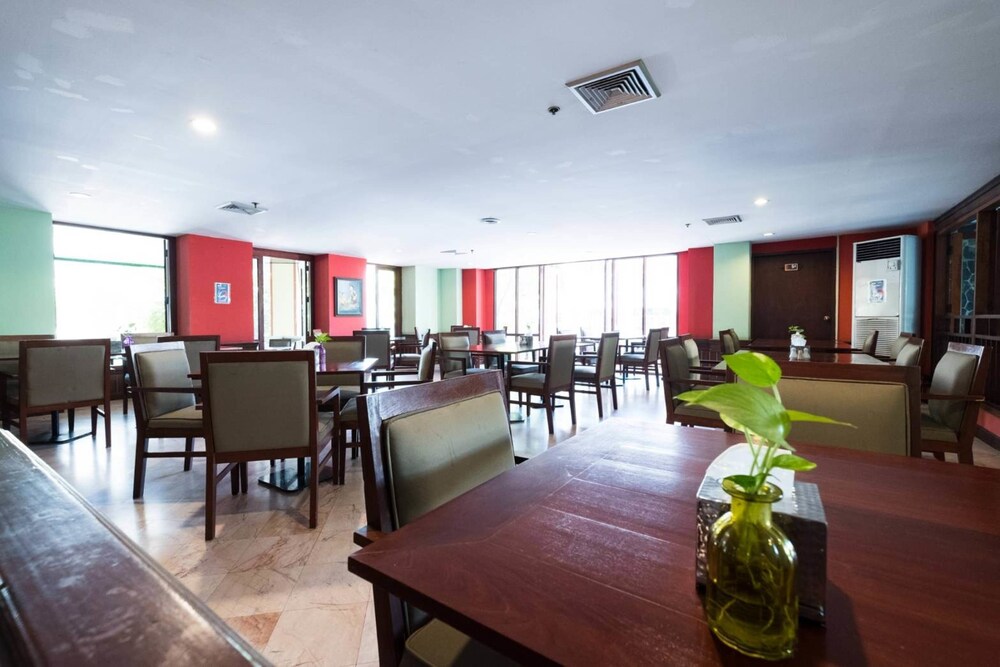 Hotel Lounge