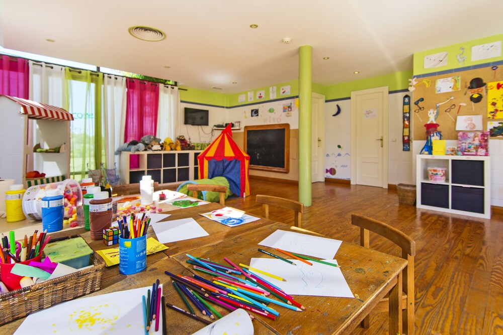 Childrens Play Area - Indoor