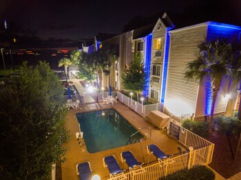 Hotel Front - Evening/Night