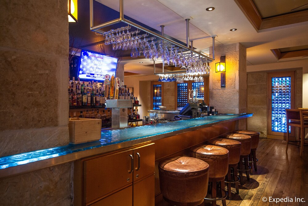 Hotel Bar