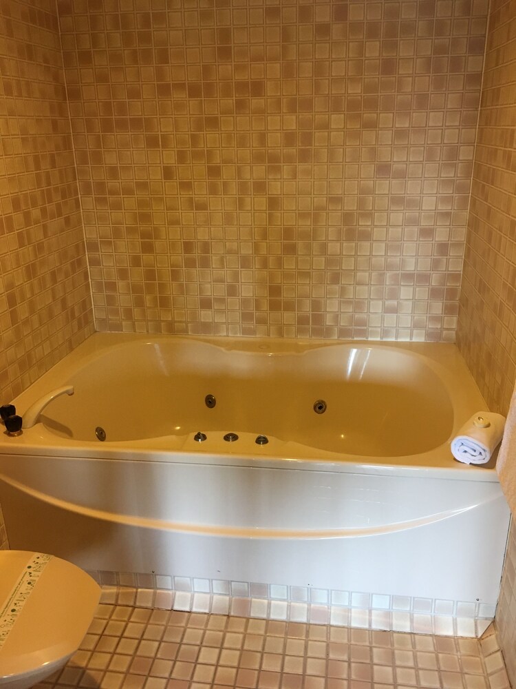 Jetted Tub