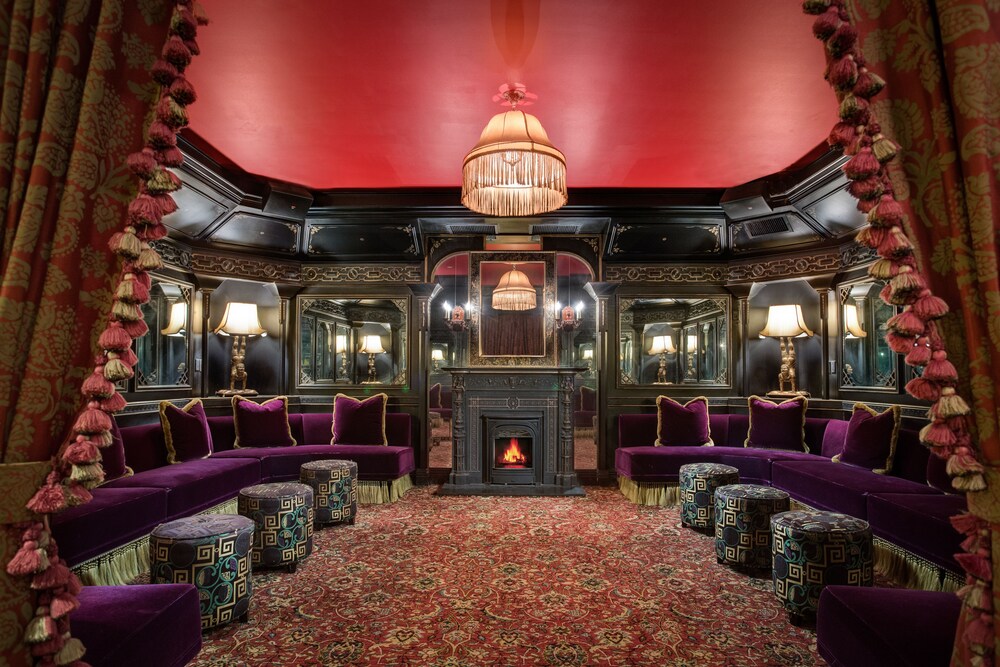Executive Lounge