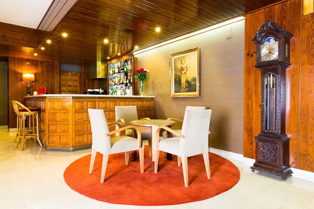 Hotel Bar