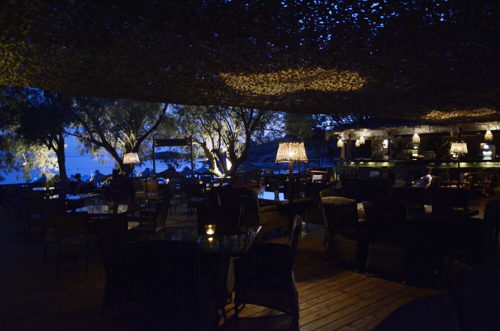 Hotel Lounge