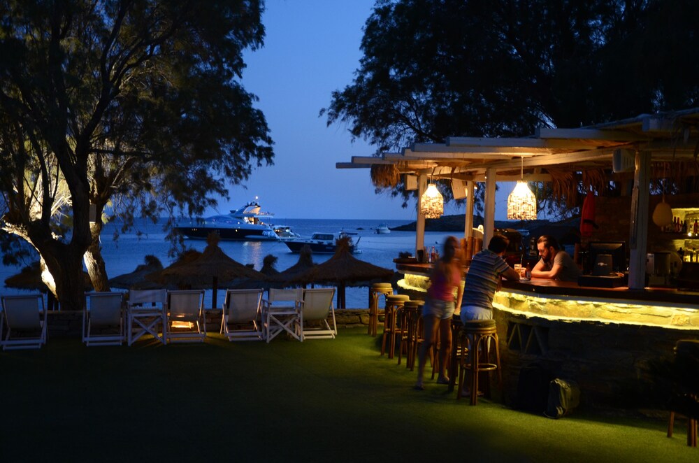 Hotel Bar