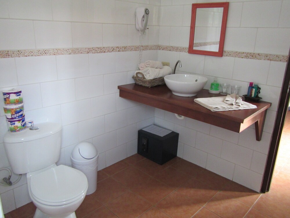 욕실 (Deluxe King Room)