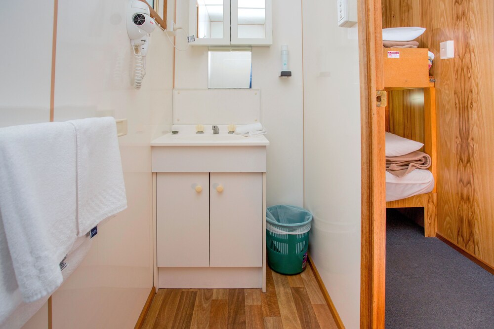 Standard Cabin (6 Berth) - Bathroom Sink