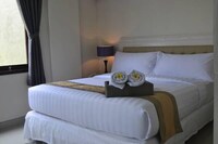 Superior Room, Pool Access