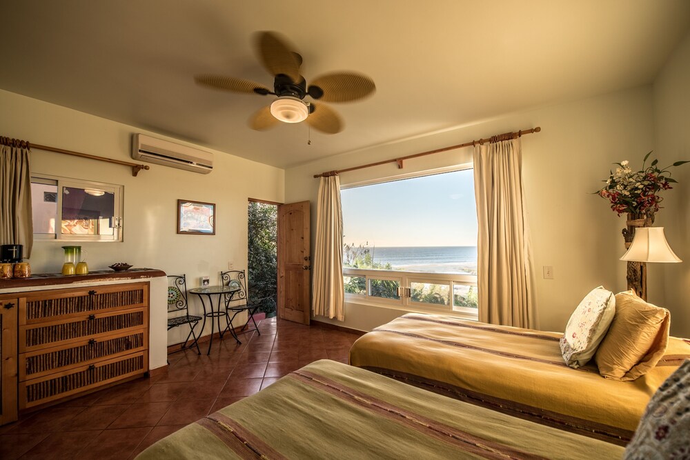Colibris Two Bedroom House - Guestroom