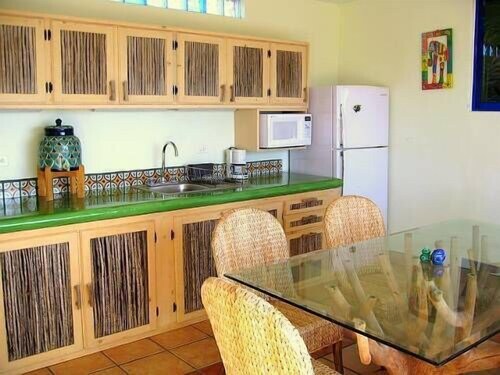Colibris Two Bedroom House - In-Room Kitchen