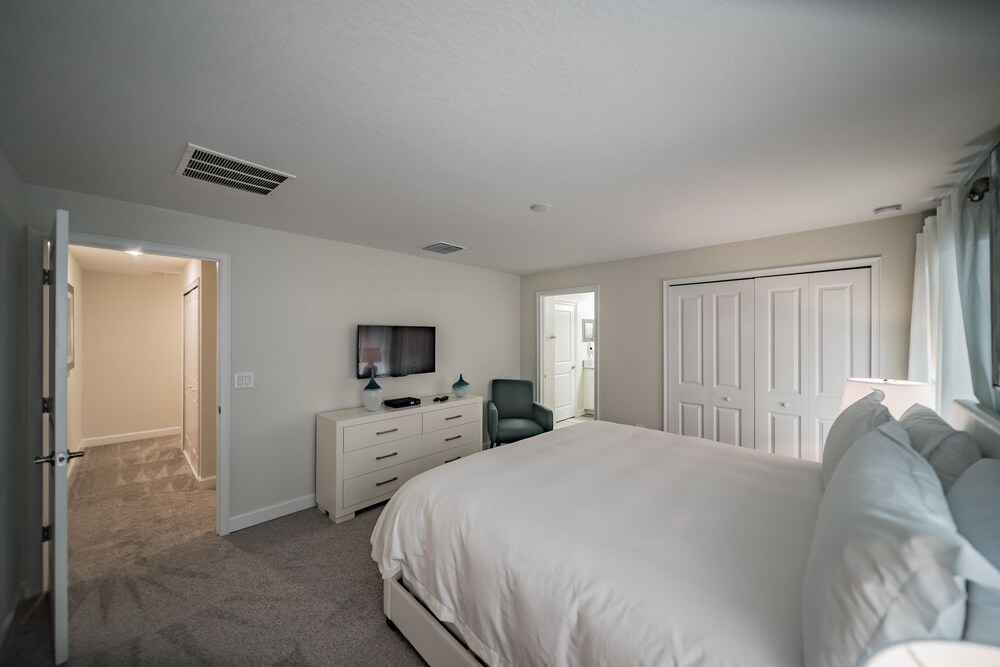 Premium Townhome, 4 Bedrooms - Guestroom