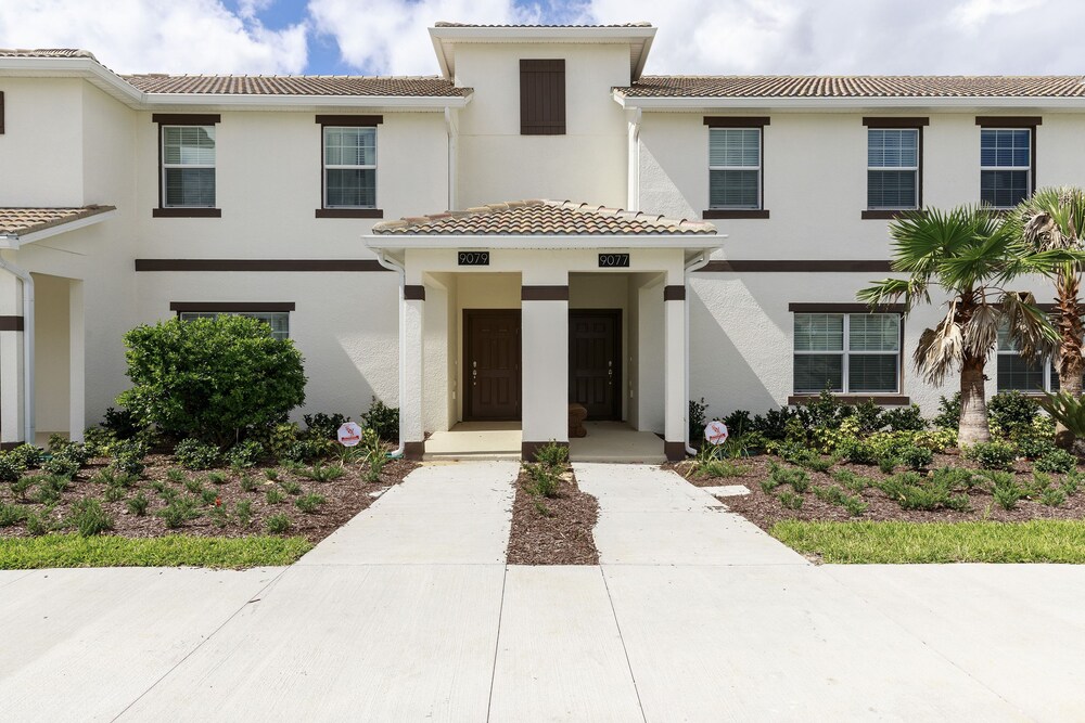 Luxury Townhome, 4 Bedrooms, Private Pool - Guestroom