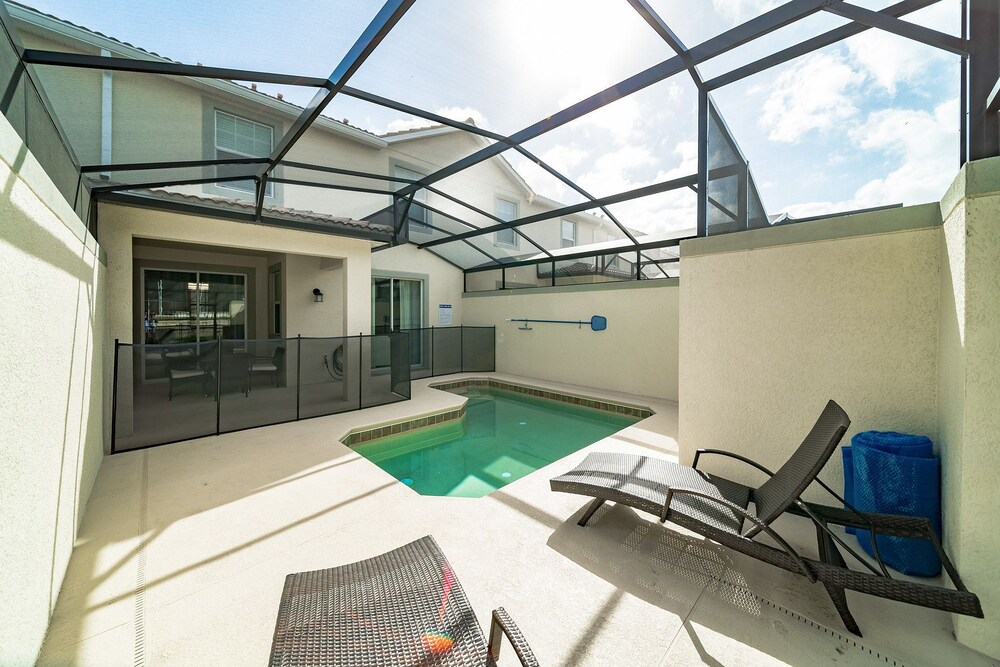 Premium Townhome, 4 Bedrooms - Guestroom