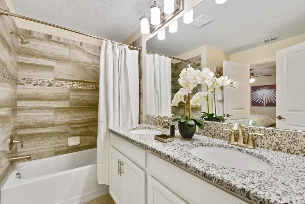 Luxury Townhome, 4 Bedrooms, Private Pool - Bathroom