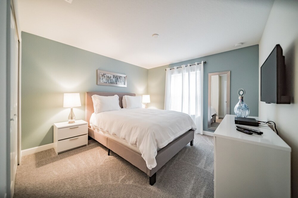 Premium Townhome, 4 Bedrooms - Guestroom View