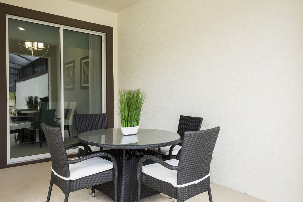 Luxury Townhome, 4 Bedrooms, Private Pool - Guestroom