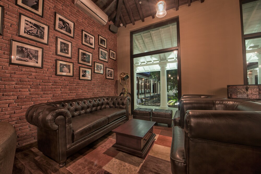 Hotel Bar