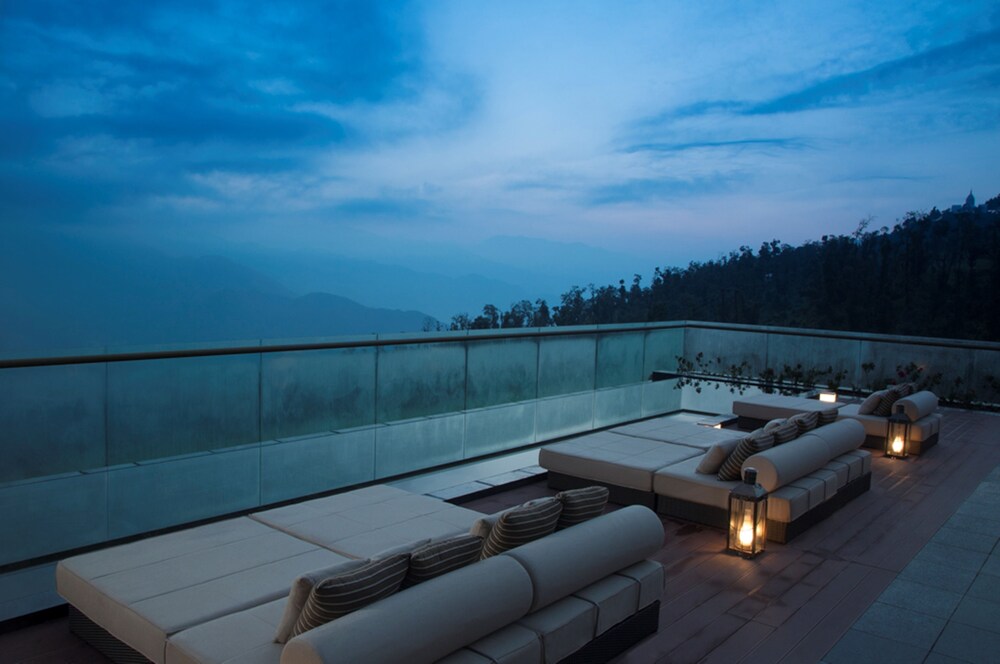 Hotel Lounge