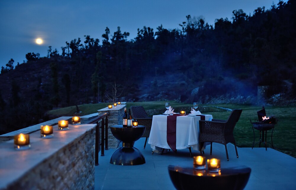 Couples Dining
