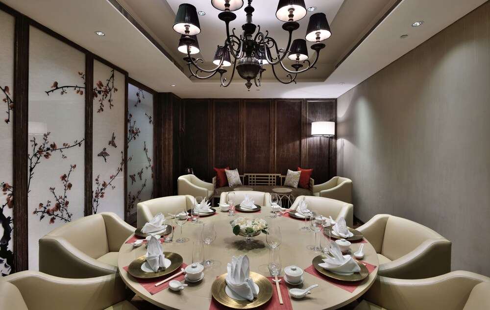 Family Dining