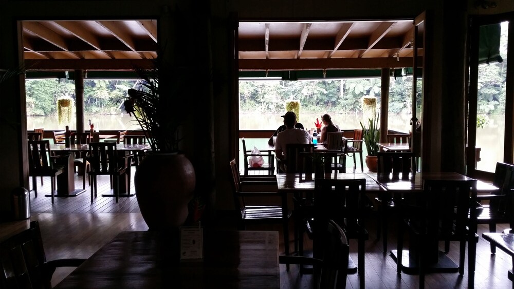 Hotel Bar