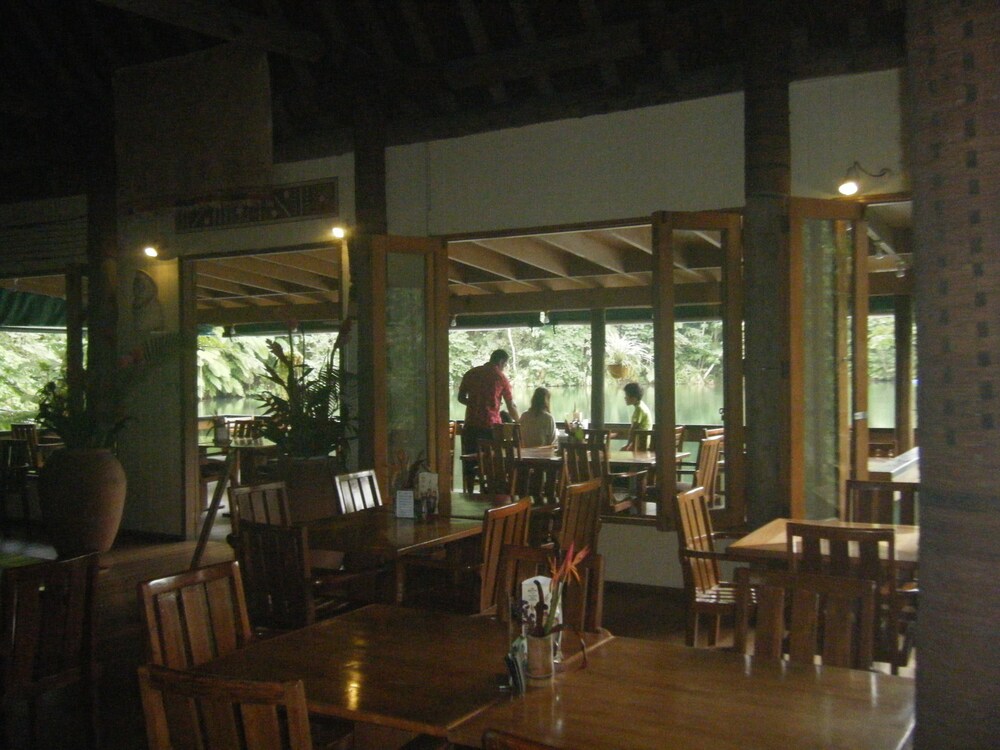 Hotel Lounge