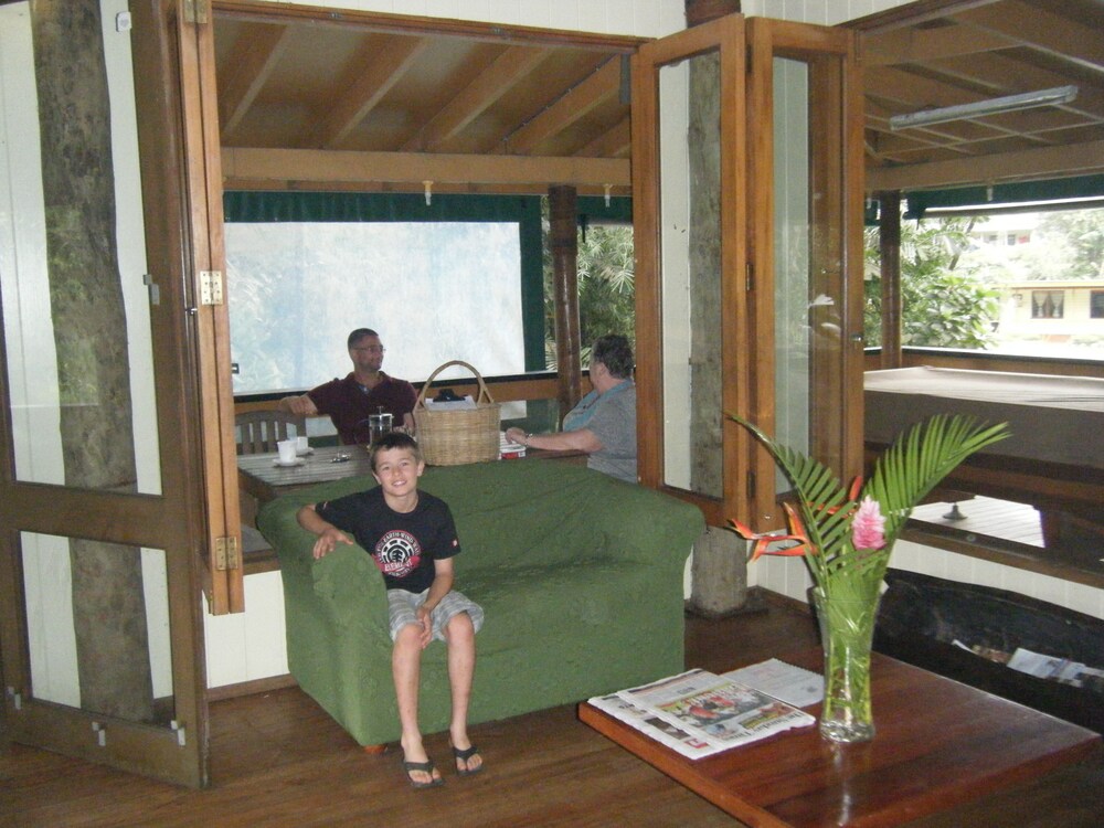Hotel Lounge