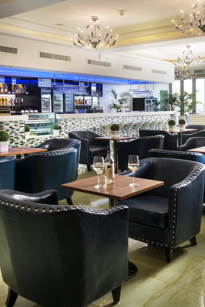 Hotel Bar