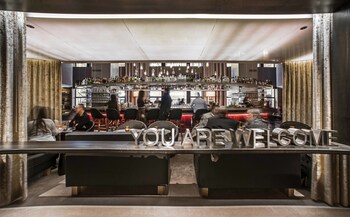Hotel Lounge