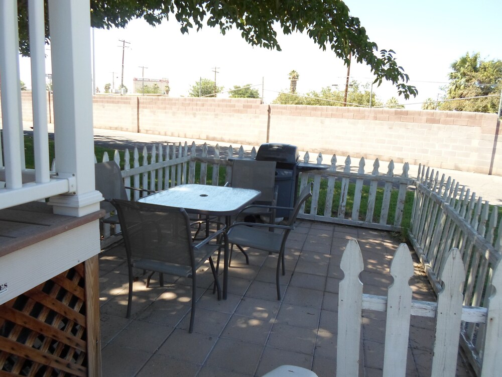 Cottage, 1 Queen Bed with Sofa bed, Non Smoking, Kitchen (Linens Included, No Pets Allowed) - Terrace/Patio