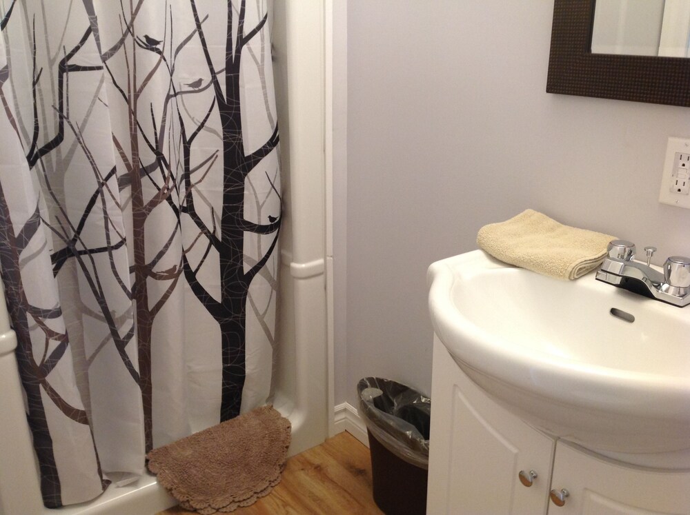 Cottage, 2 Bedrooms - Bathroom Shower