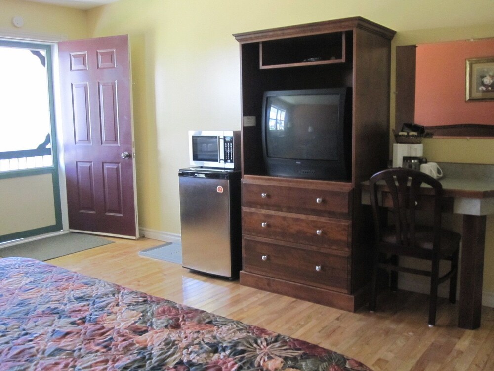 Deluxe King Room - In-Room Amenity