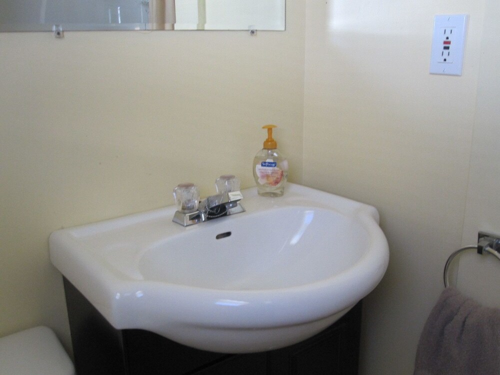 Cottage, 2 Bedrooms - Bathroom Sink