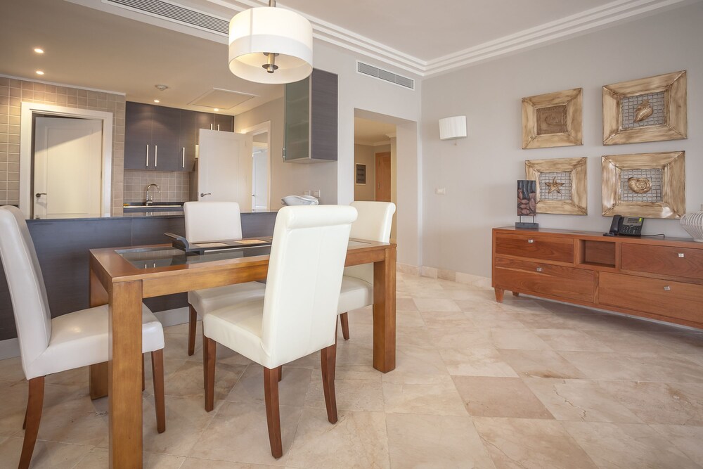 Servicio de comidas en la habitación: Suite, 1 habitación, cocina, vista al jardín