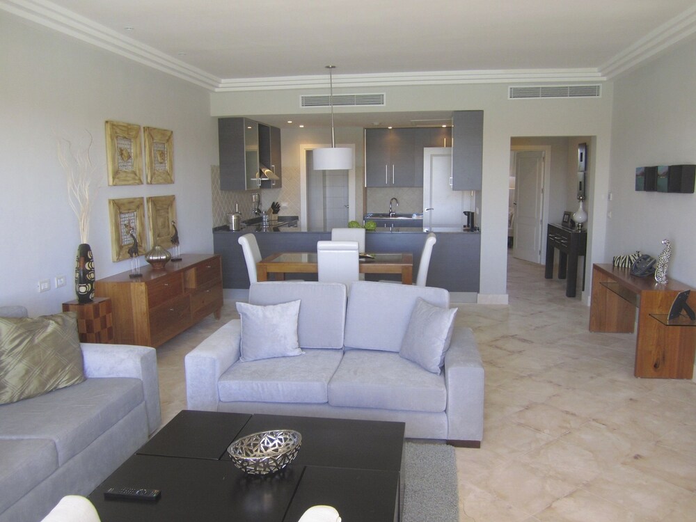 Área común: Suite, 1 habitación, cocina, vista al jardín
